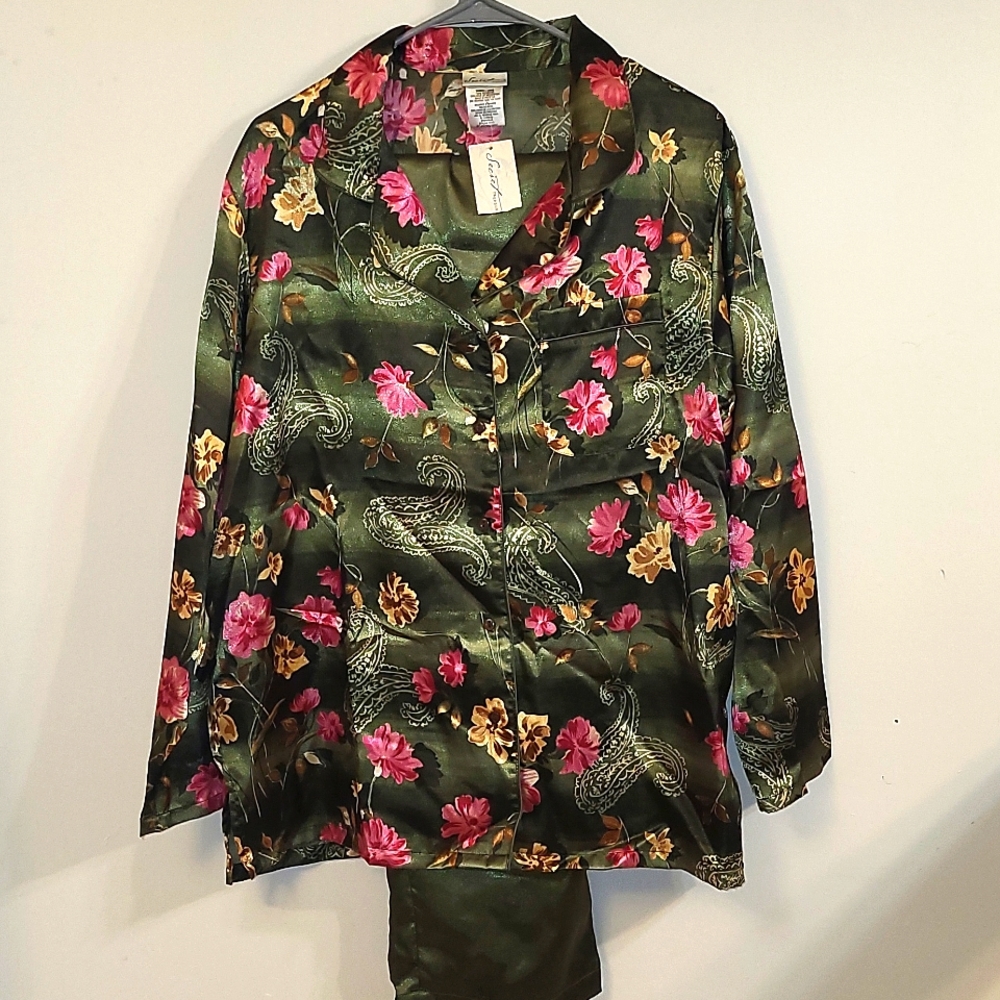 Vintage Secret Treasures women's Pajama Set L